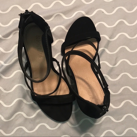 Heels - Picture 2 of 4